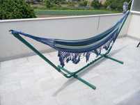 Cama de rede com suporte