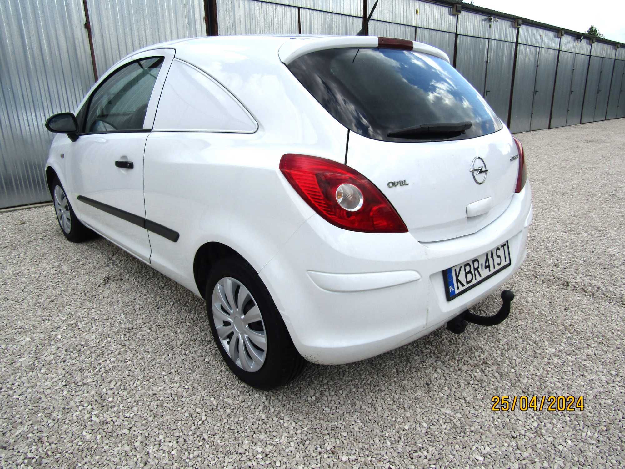 Piękny Opel Corsa D Furgon 1.2 benzyna VAT 1
