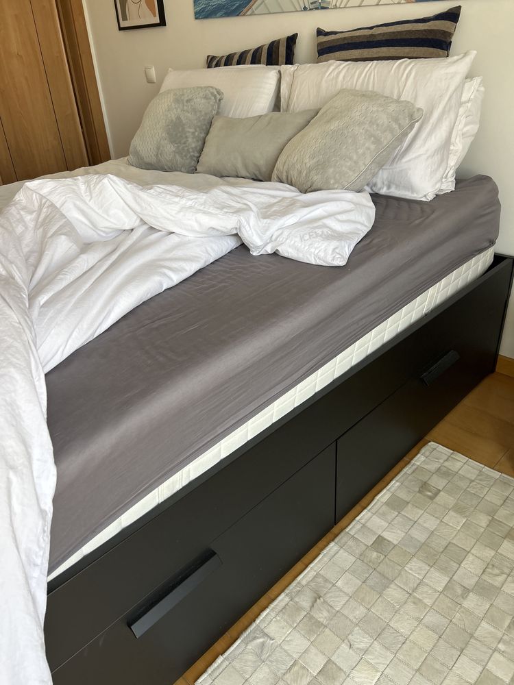 Cama Ikea Queen com arrumação e Colchão Queen