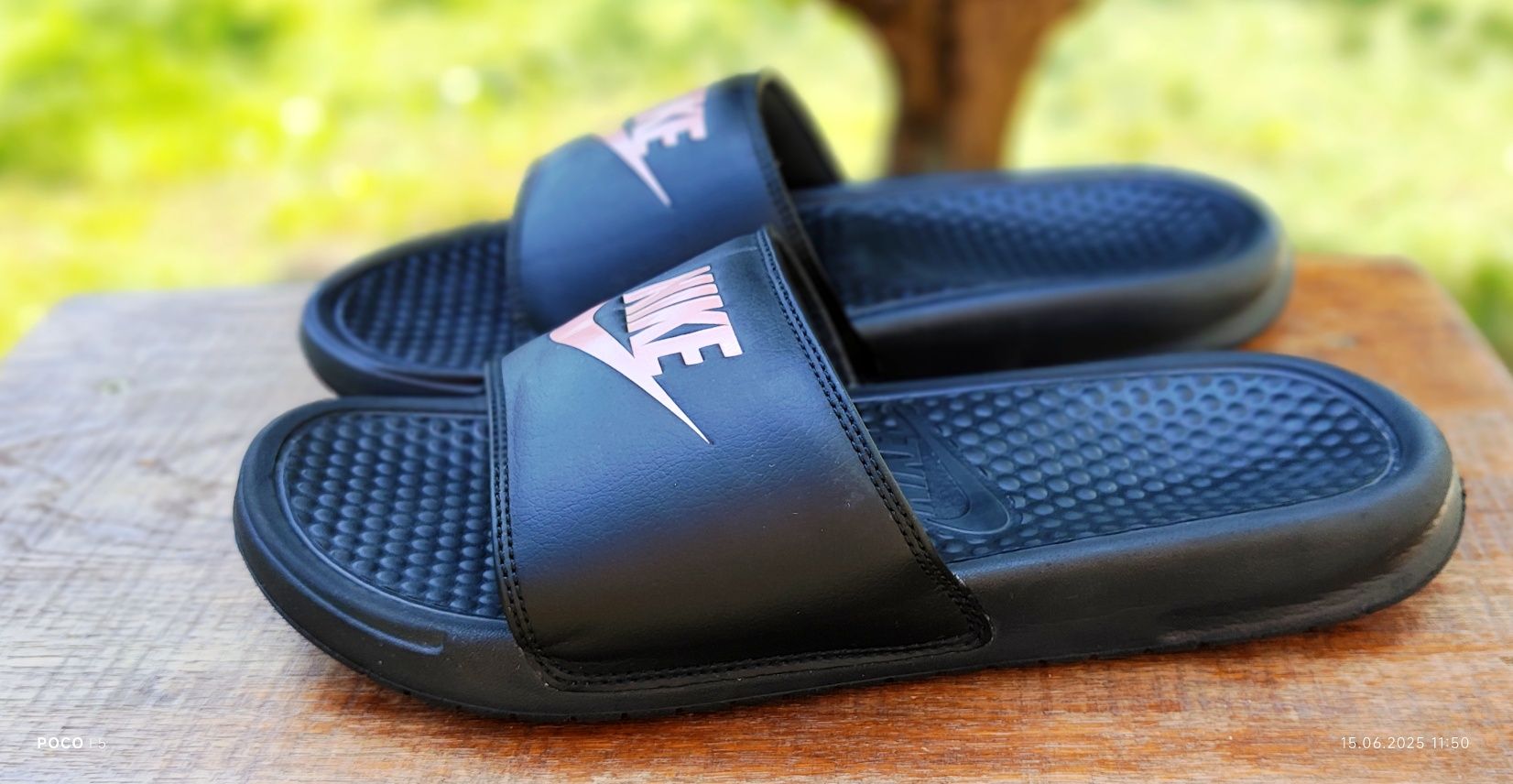 Шльопанці Nike Wmns Benassi 40 розмір жіночі