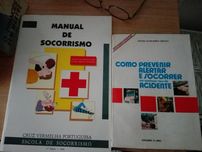 Vários livros de saúde e dicionário