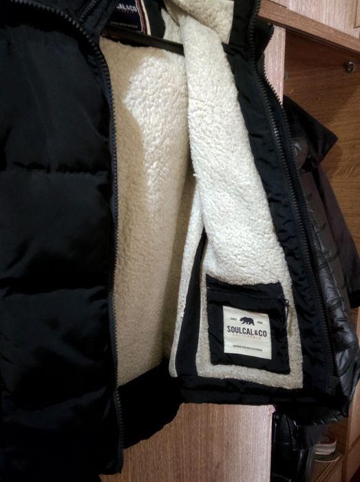 Продам куртки осеннюю и зимние