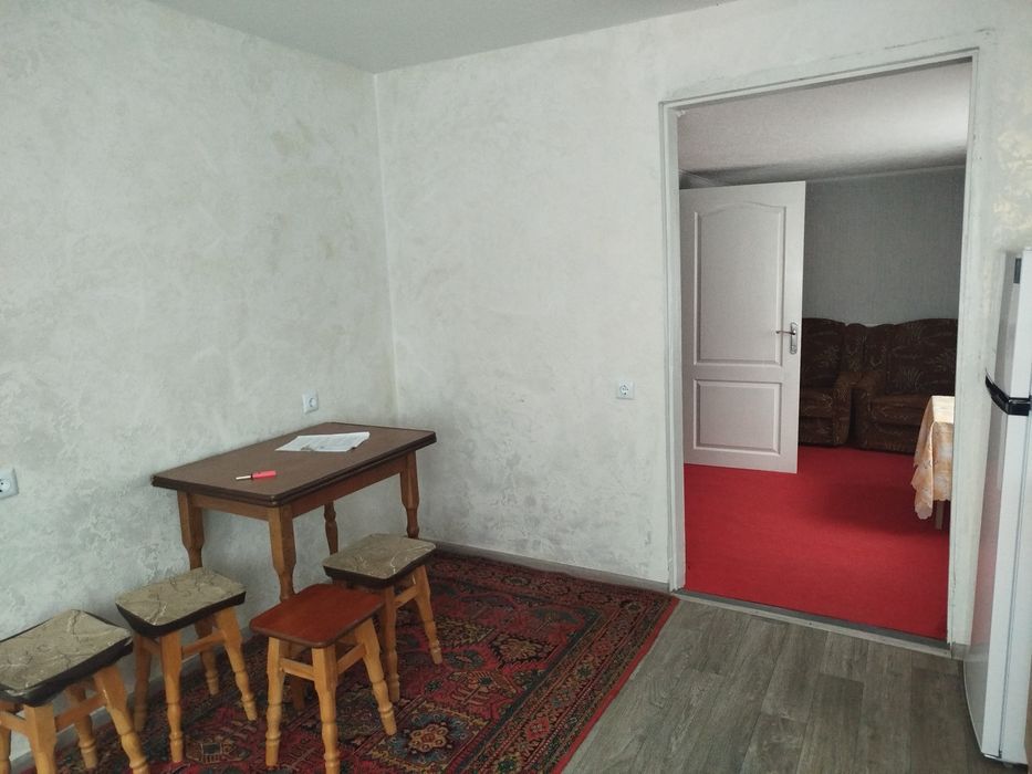 Частина будинку біля головного входу парк Софіївка.