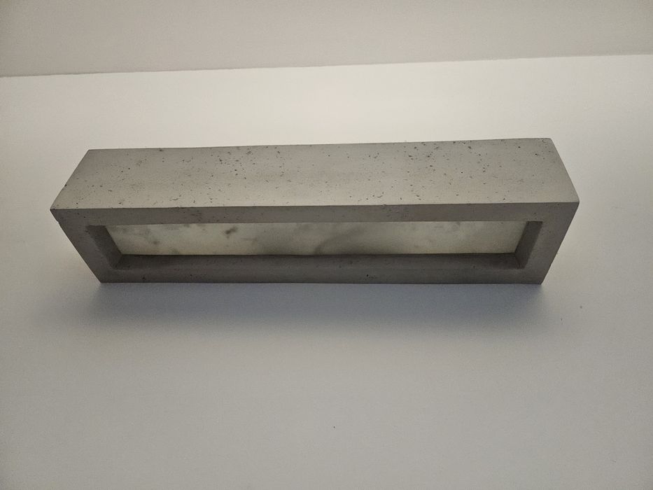 Lampa ścienna betonowa