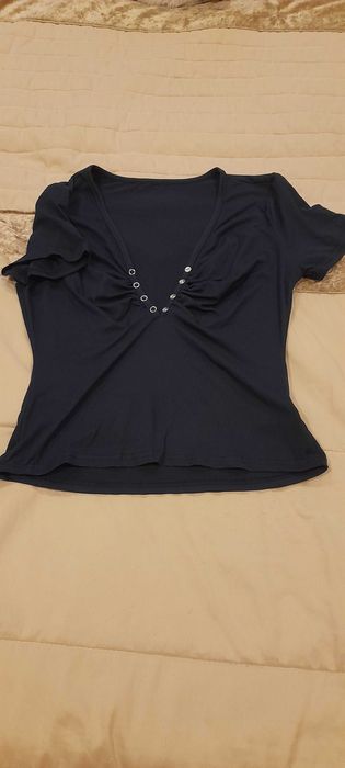 T-shirt azul escura da shein