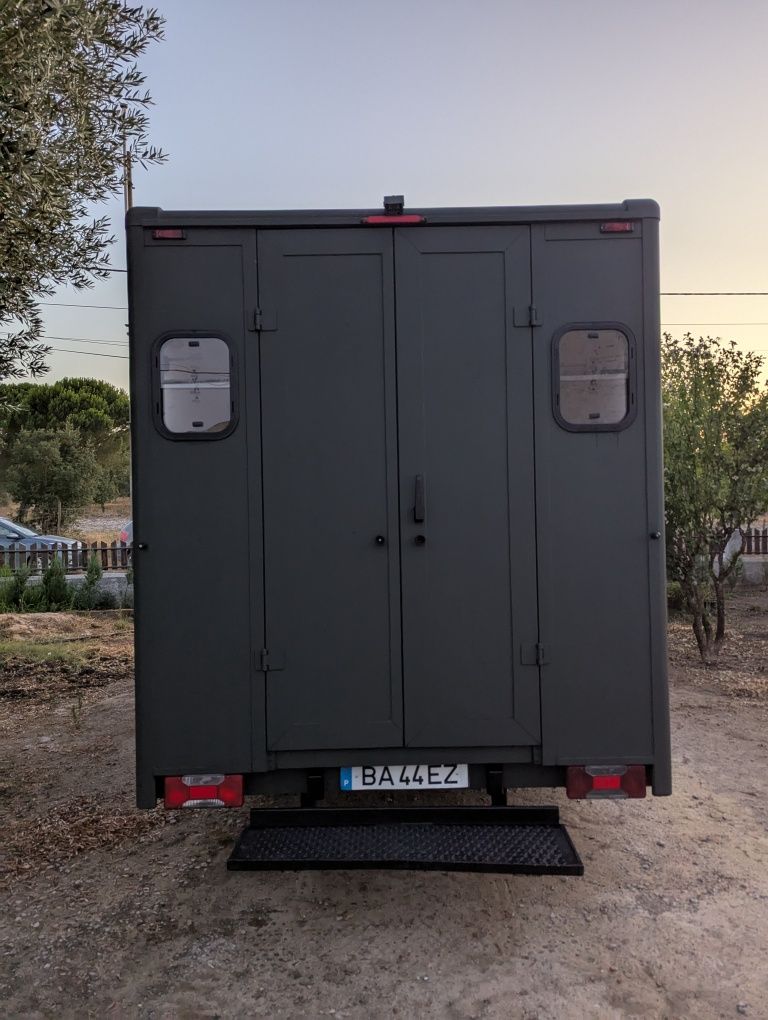 Autocaravana Premium – Totalmente Autônoma.
