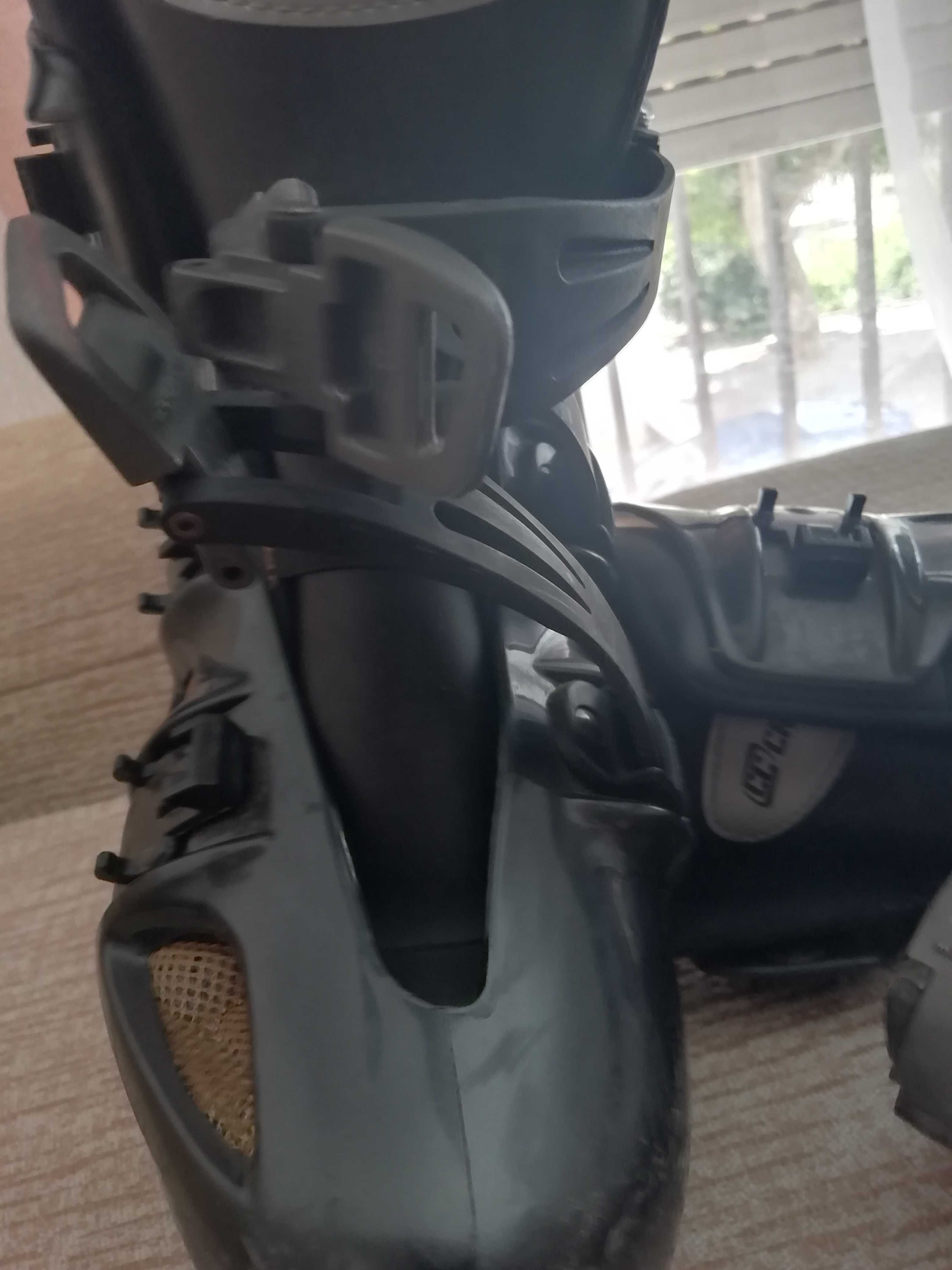 Patins em linha	crazycreek	ABEC 1	tamanho 5,5	calçam nº 40	4 rodas*