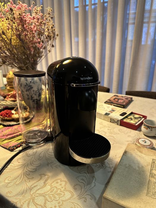 Nespresso vertuo Plus Black