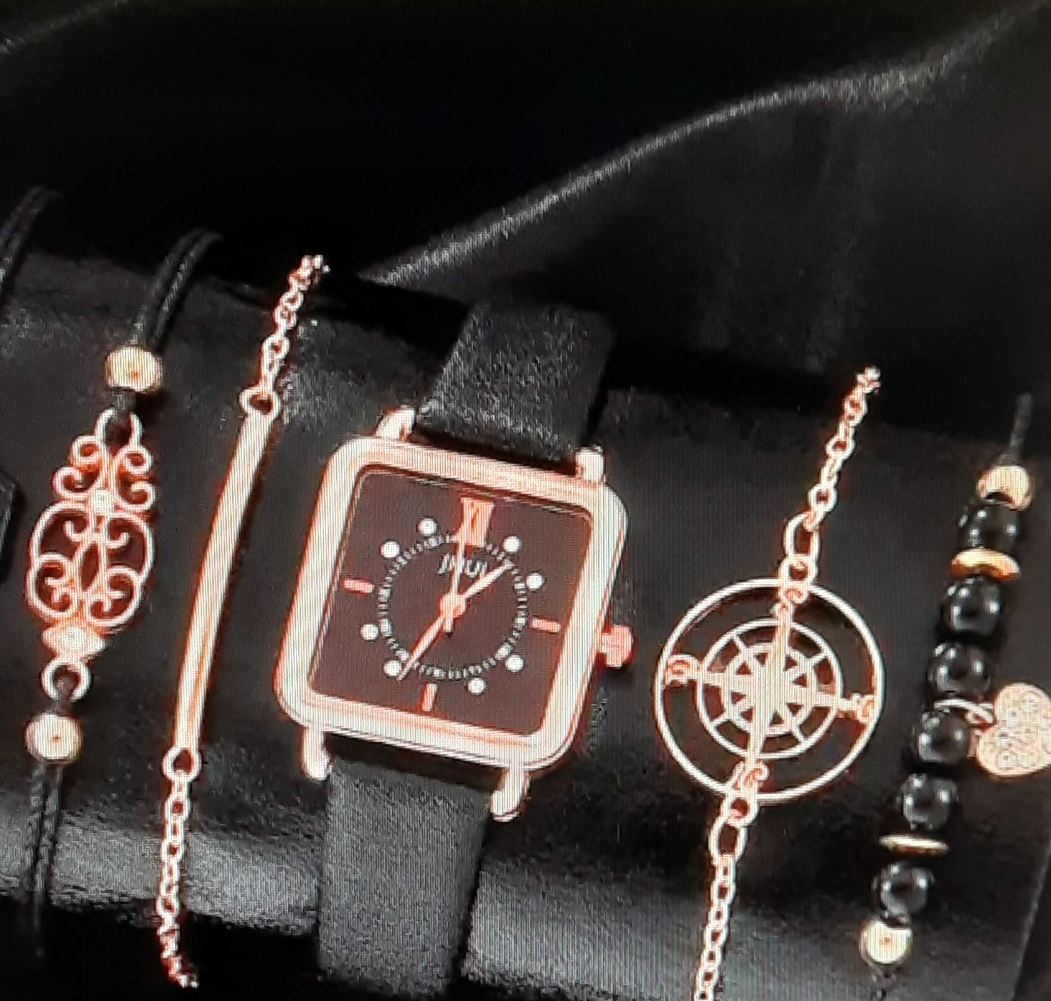 подарунковий комплект: сумочка, годинник, браслети