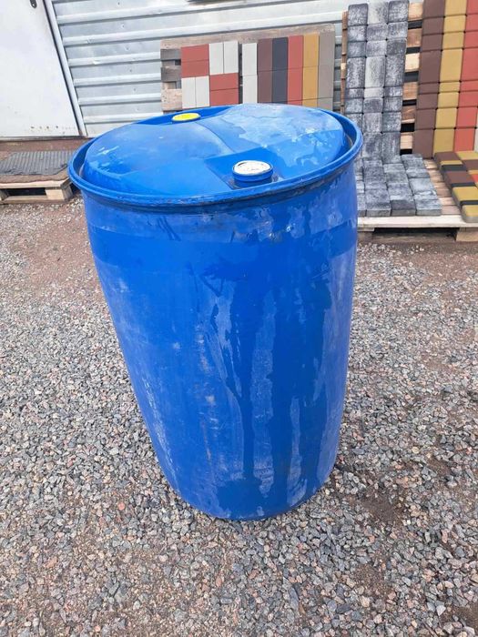 Бочка пластикова б/у 200 літрів