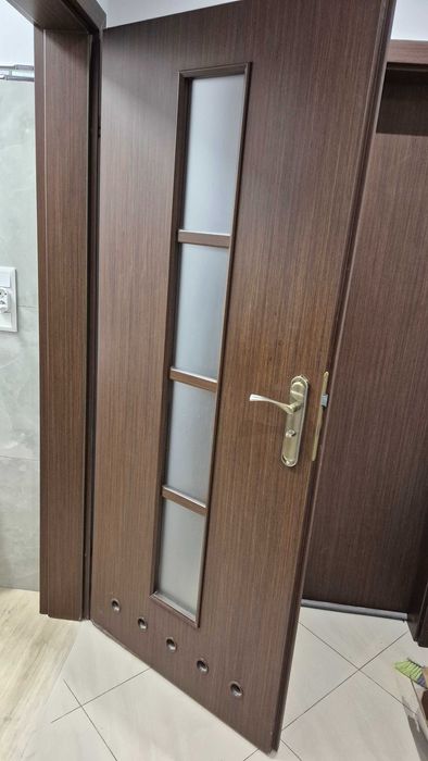 Drzwi wew. Porta ciemny brąz łazienkowe 80  prawe + futryna reg