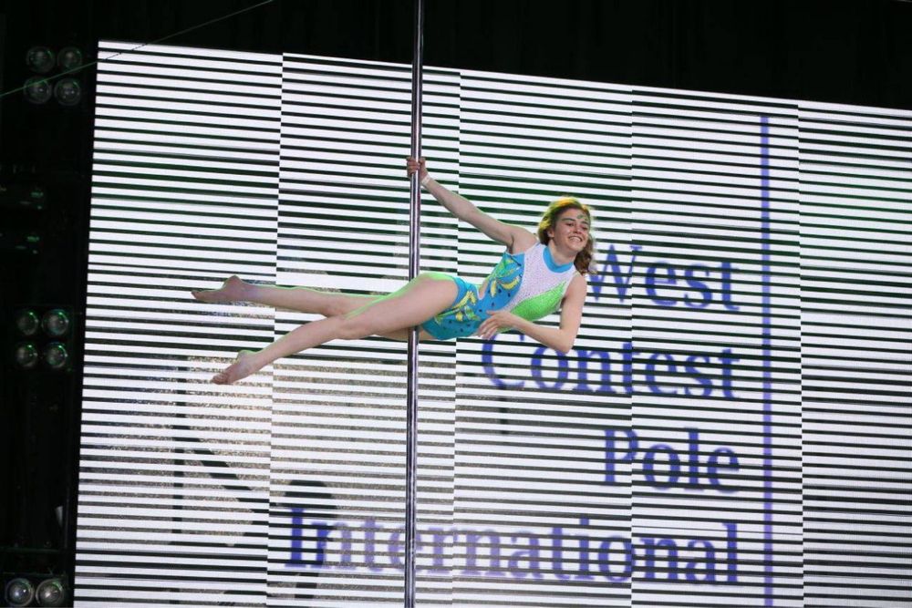 Костюм доя виступів pole dance/pole art/pole sport