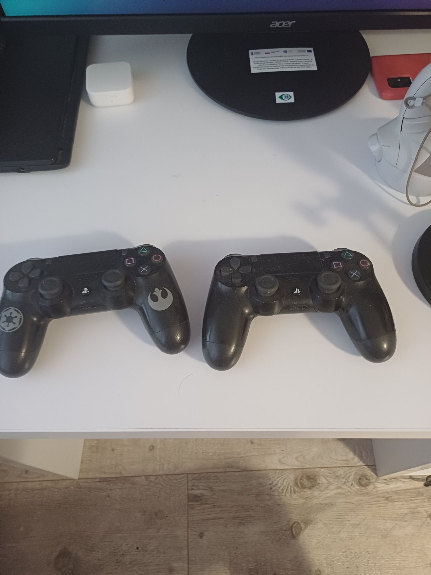 Ps4 pro 1tb wersja battlefront z psvr i   2 kontroleram i z grami