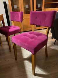 Krzesła tapicerowane firmy Paged