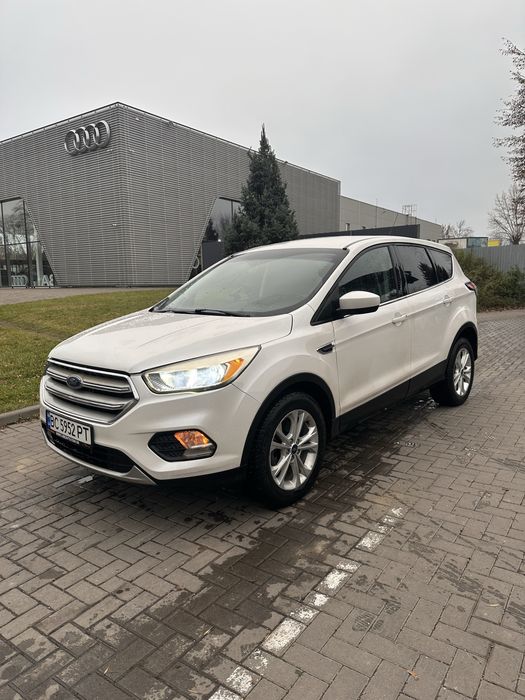 Продаю ford escep 2017, технічно оглянутий, все працює.