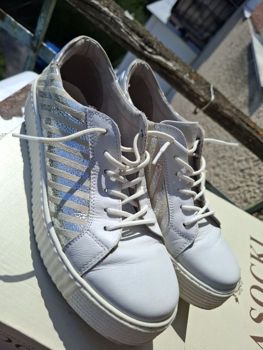 Продаю шкіряні кеди