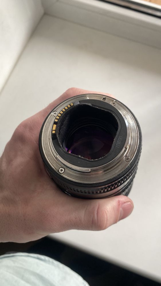 Обʼєктив Canon 135mm f2.0 ідеально підходить ддя зйомки на вулиці