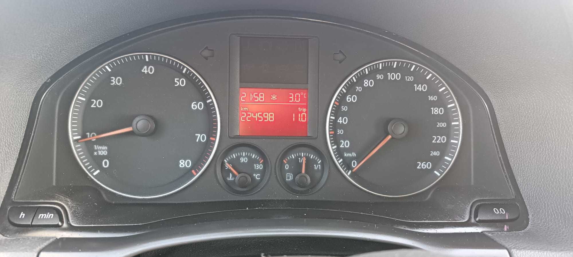 Sprzedam VW Volkswagen Golf V 1.6 Fsi 16V opłaty do września
