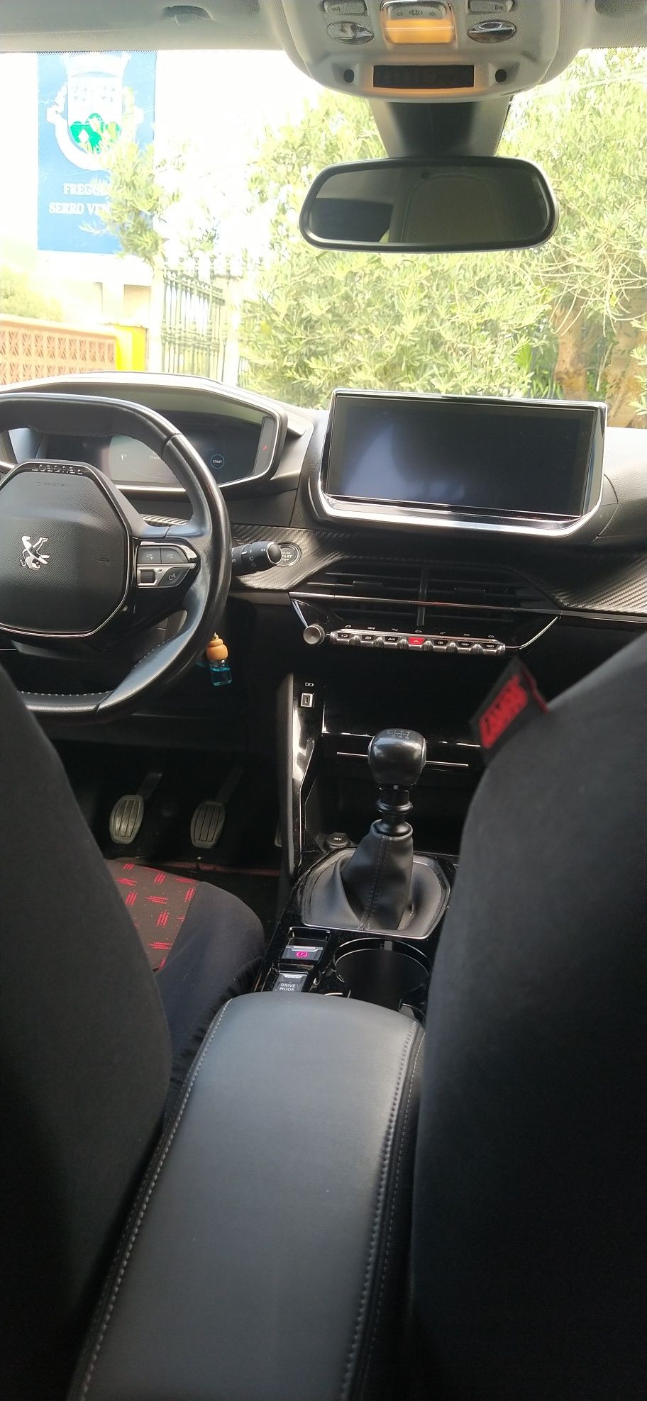 Carro Peugeot 208 Allur