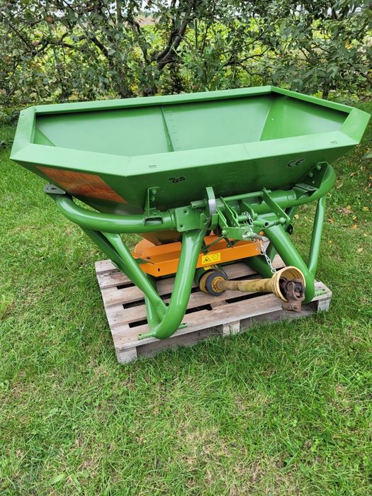 Rozsiewacz Amazone 603