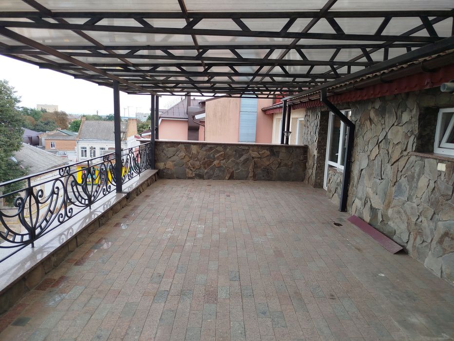 Продам ТЦ в центрі міста Бердичів Житомирської області