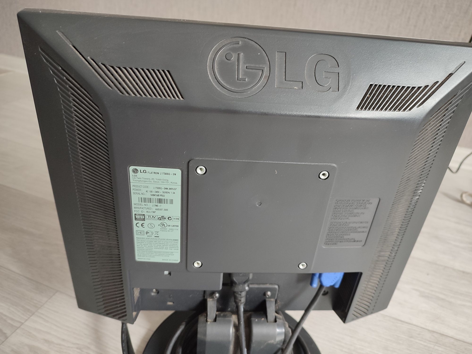Монітор LG Flatron  L1750SQ 60Hz"