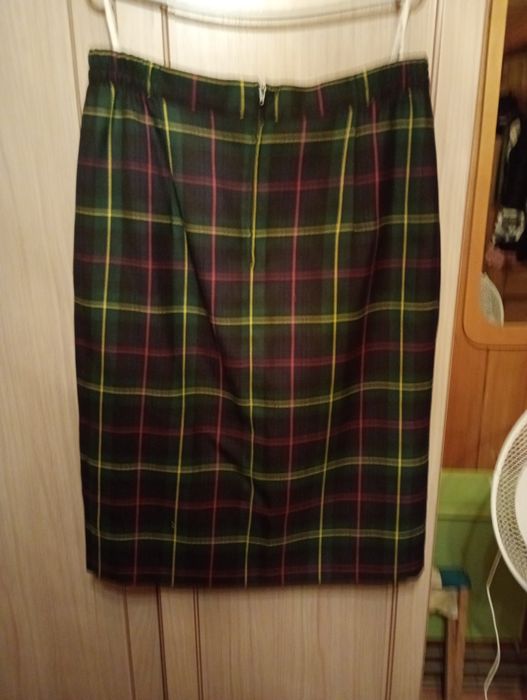 Piękna spódnica damska w krateczkę