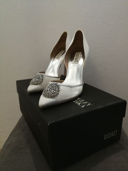 Białe szpilki ślubne buty Badgley Mischka na obcasie rozmiar 38/39