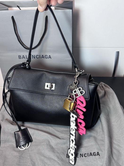 Невелика чорна сумка Balenciaga rodeo bag small size 27 см лого люкс