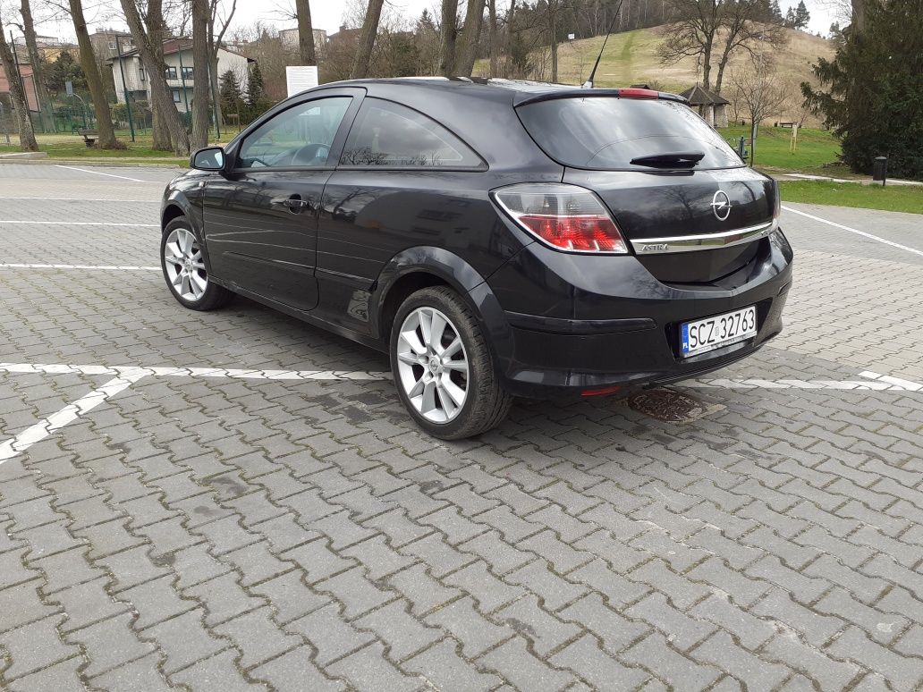 Opel Astra H GTC 1.9 120KM