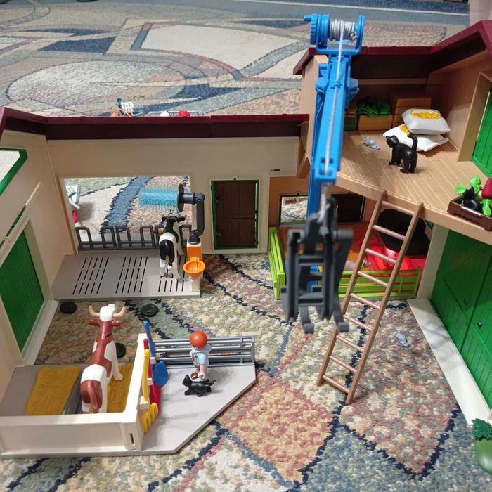 Duże gospodarstwo rolne z silosem Playmobil 70132