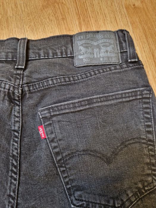 Levi's 502 Pretas