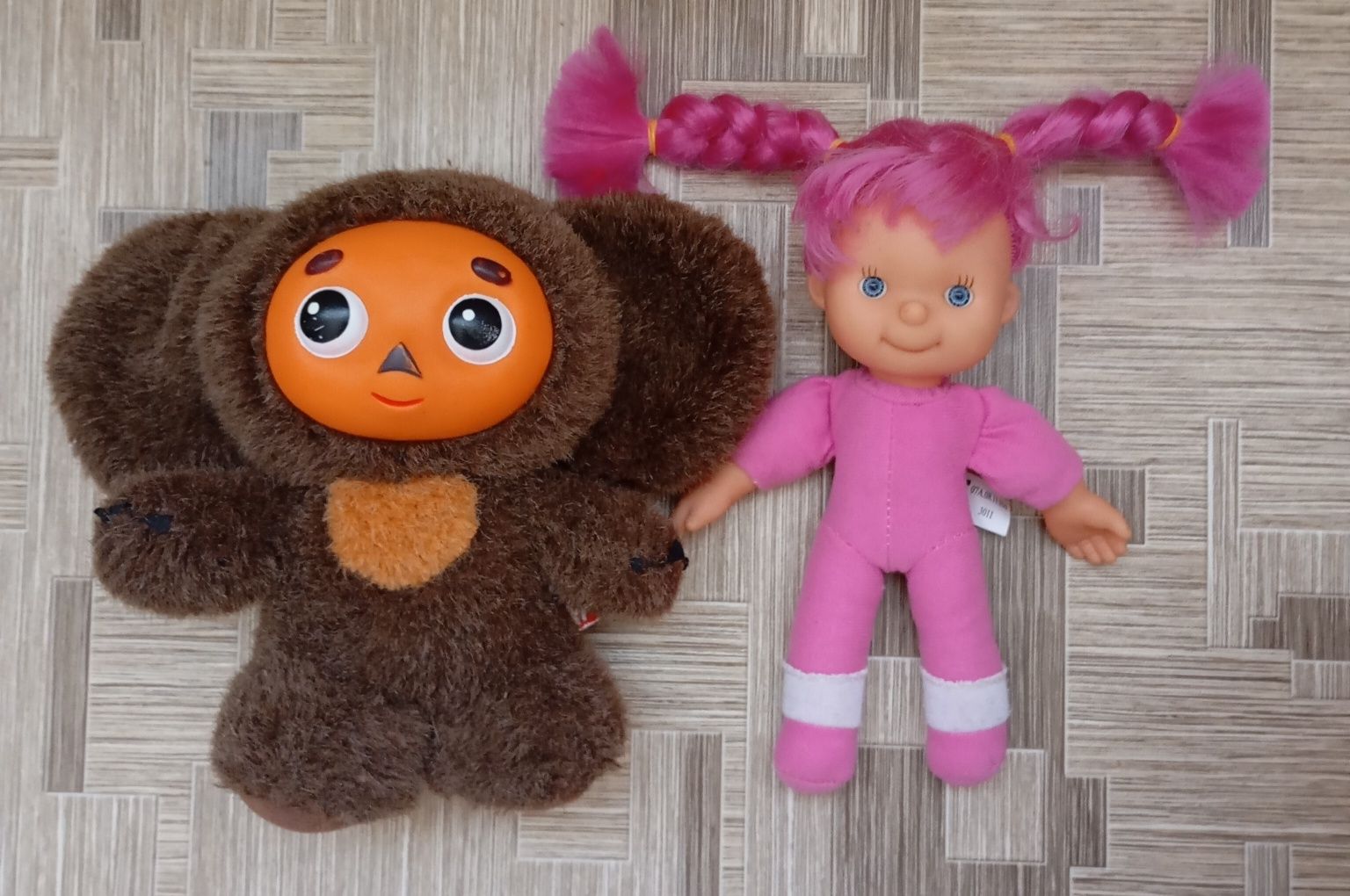Продам ляльки та іграшки