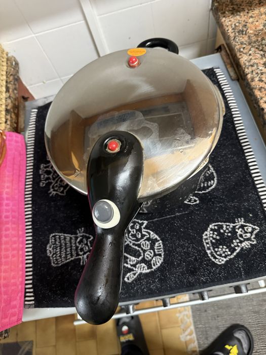 Panela de pressão - pouco uso