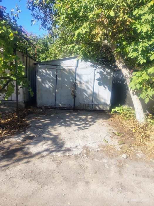 Продам отличний гараж на второй сичавской парковки ближе к первой яма