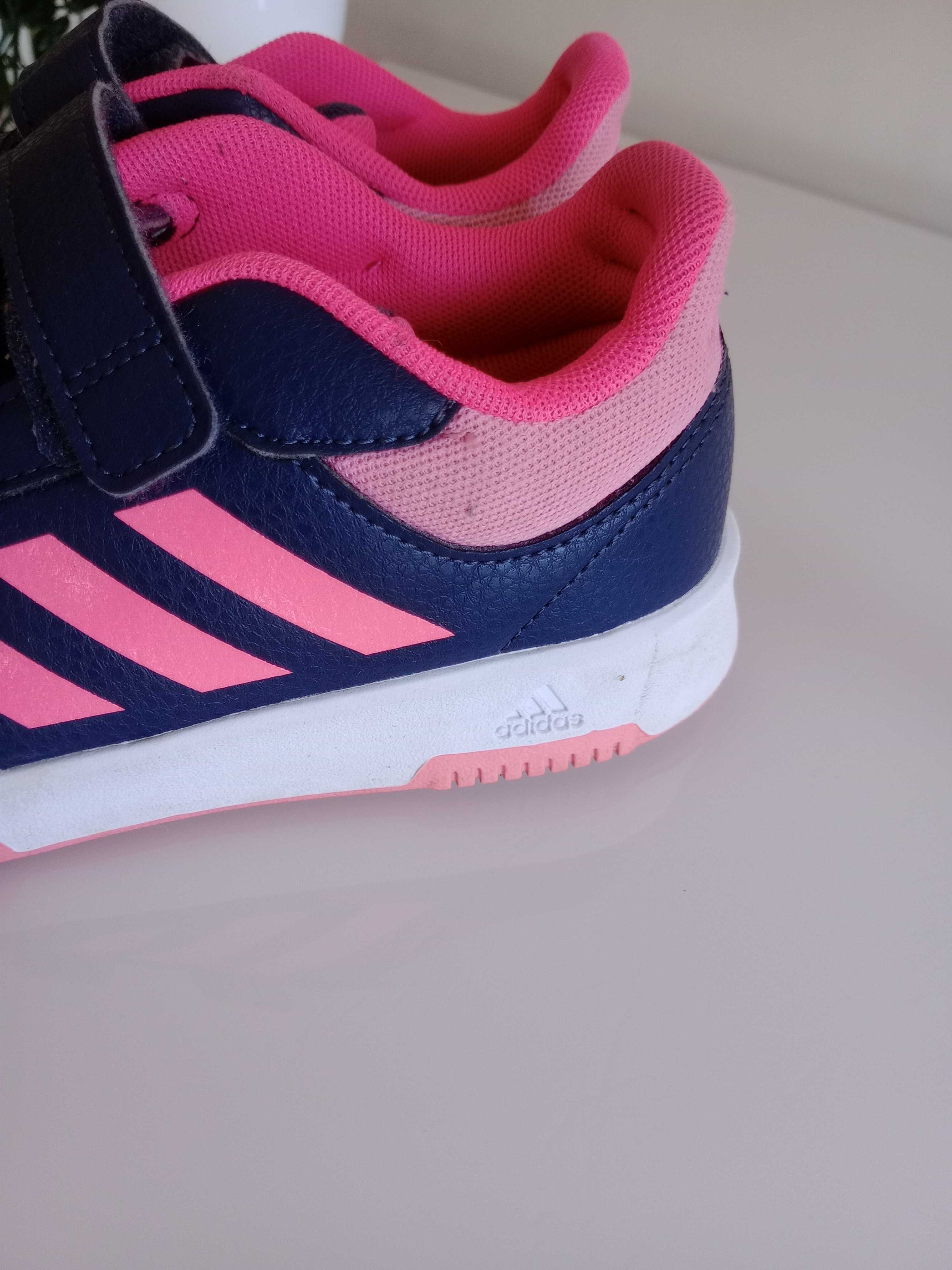 Sapatilhas adidas TAM 33