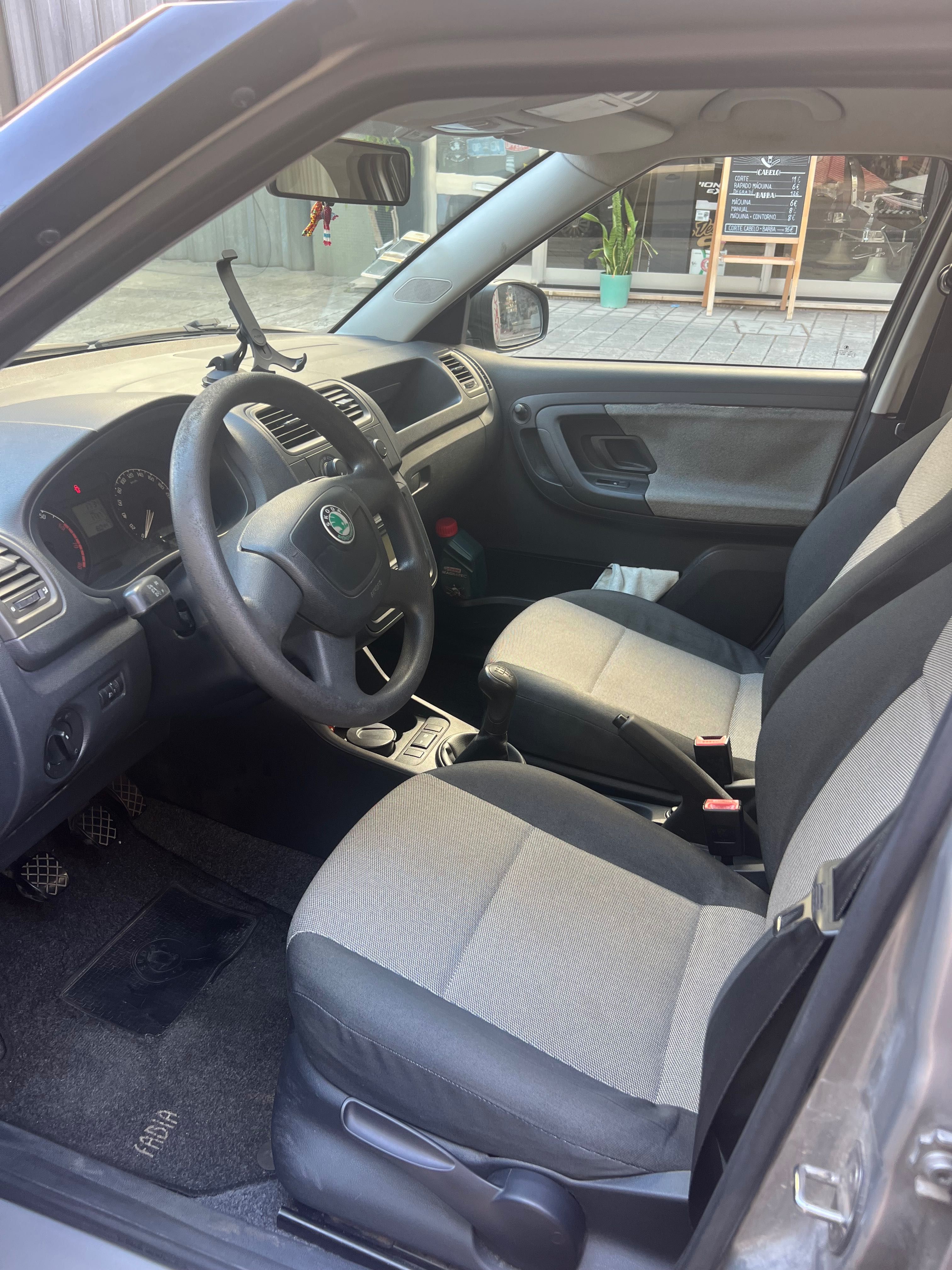 Škoda Fabia 1.2 Ambiente 2009 – Excelente estado – 160,000 km – Lisboa