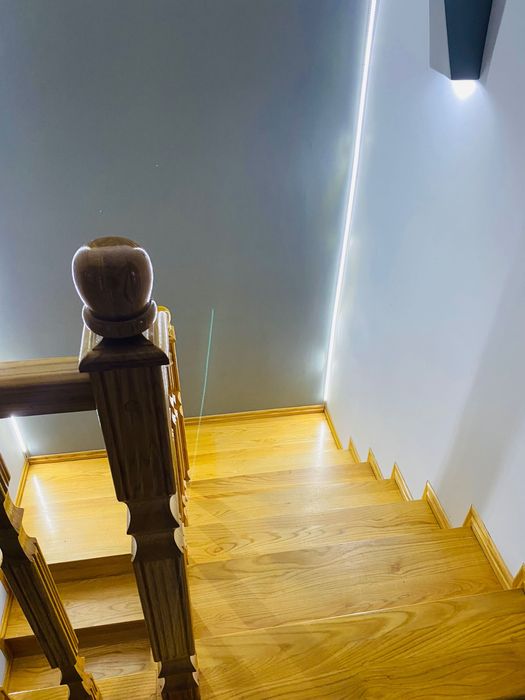 Schody dębowe używane