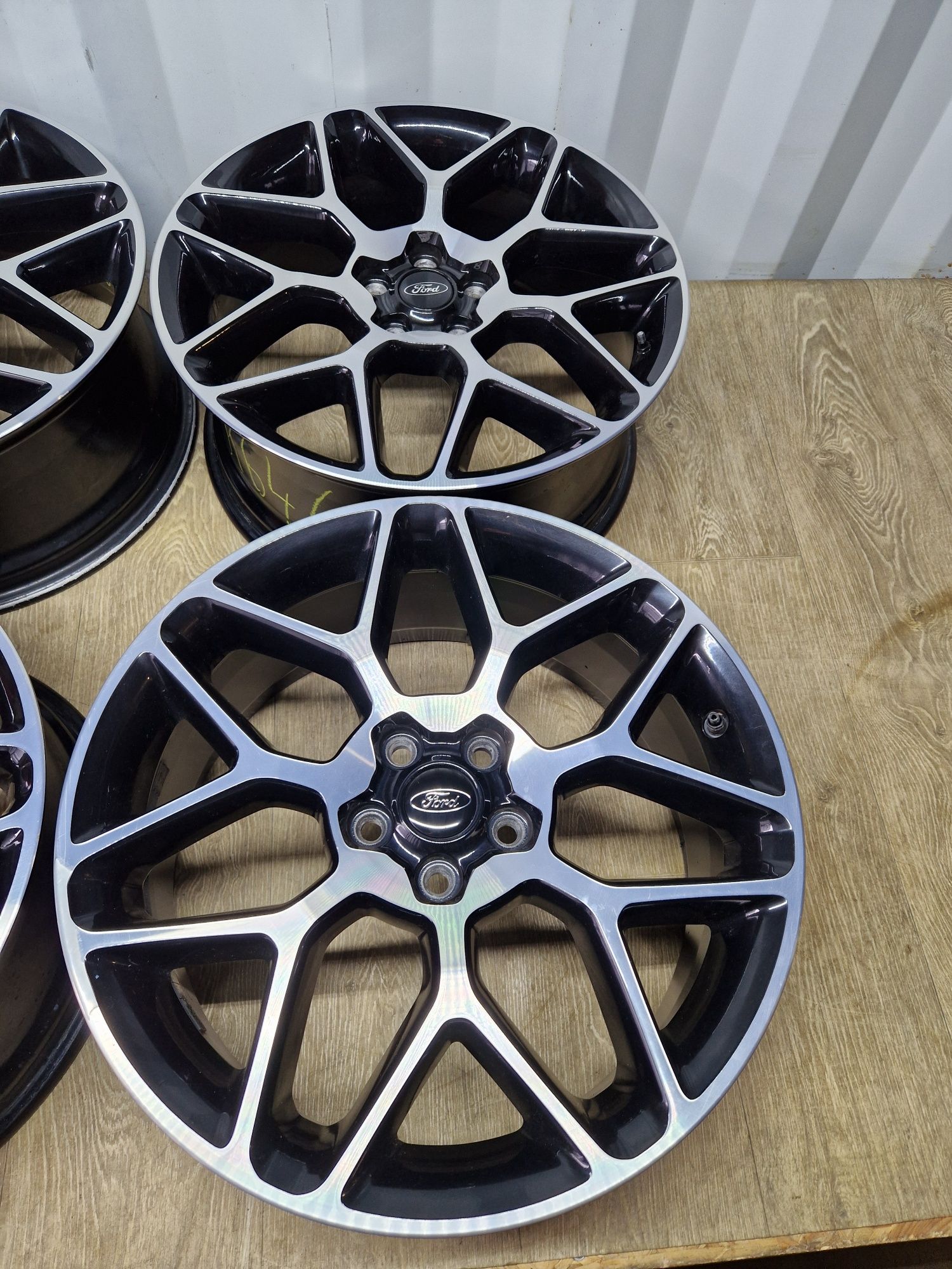 Felgi 19 Ford mondeo focus kuga  s max st line 5x108 8j et55 os 63.4