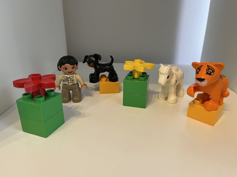 Zestaw lego duplo opiekunka zoo + 3 zwierzaki