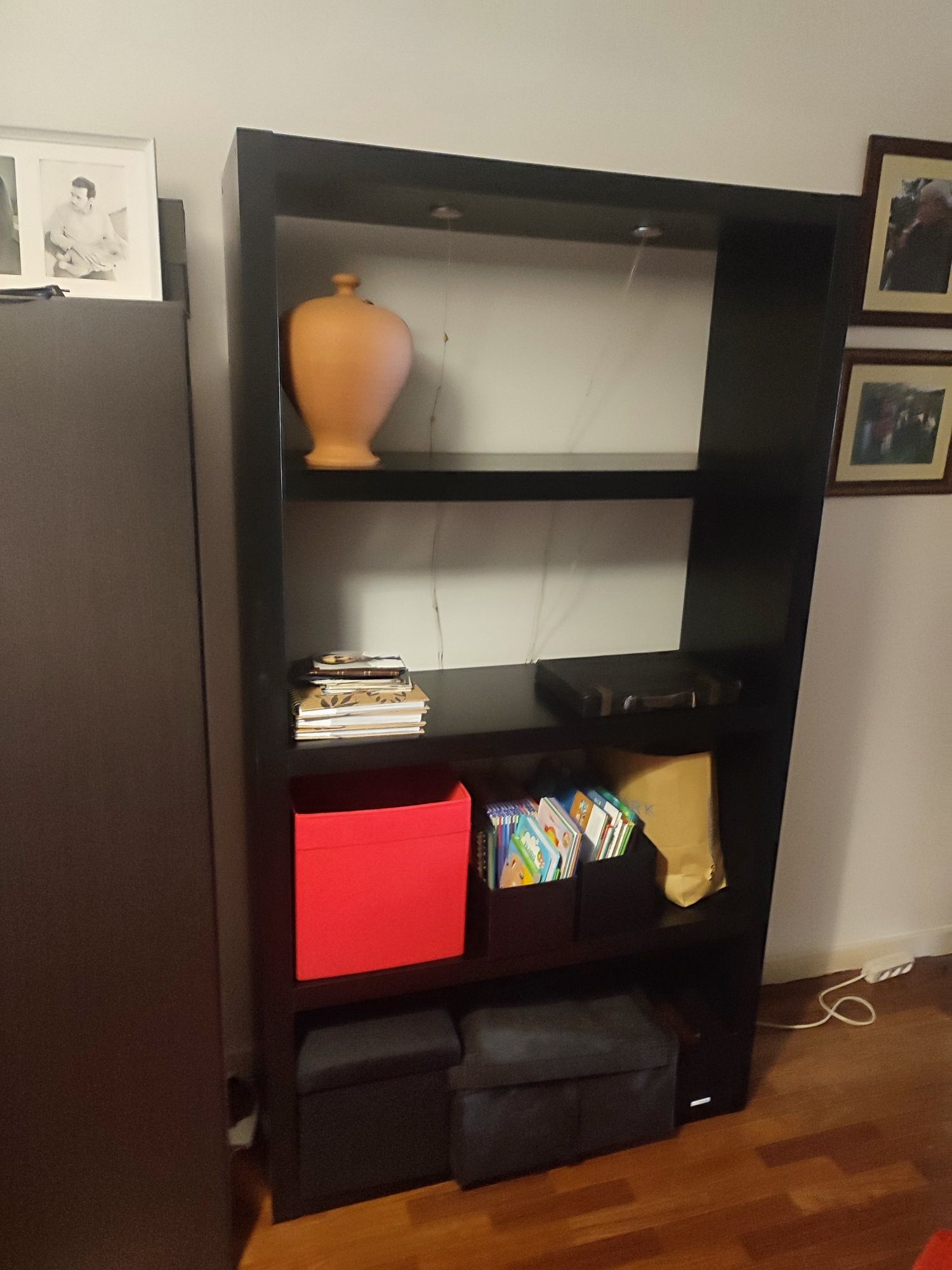 Estante IKEA preto