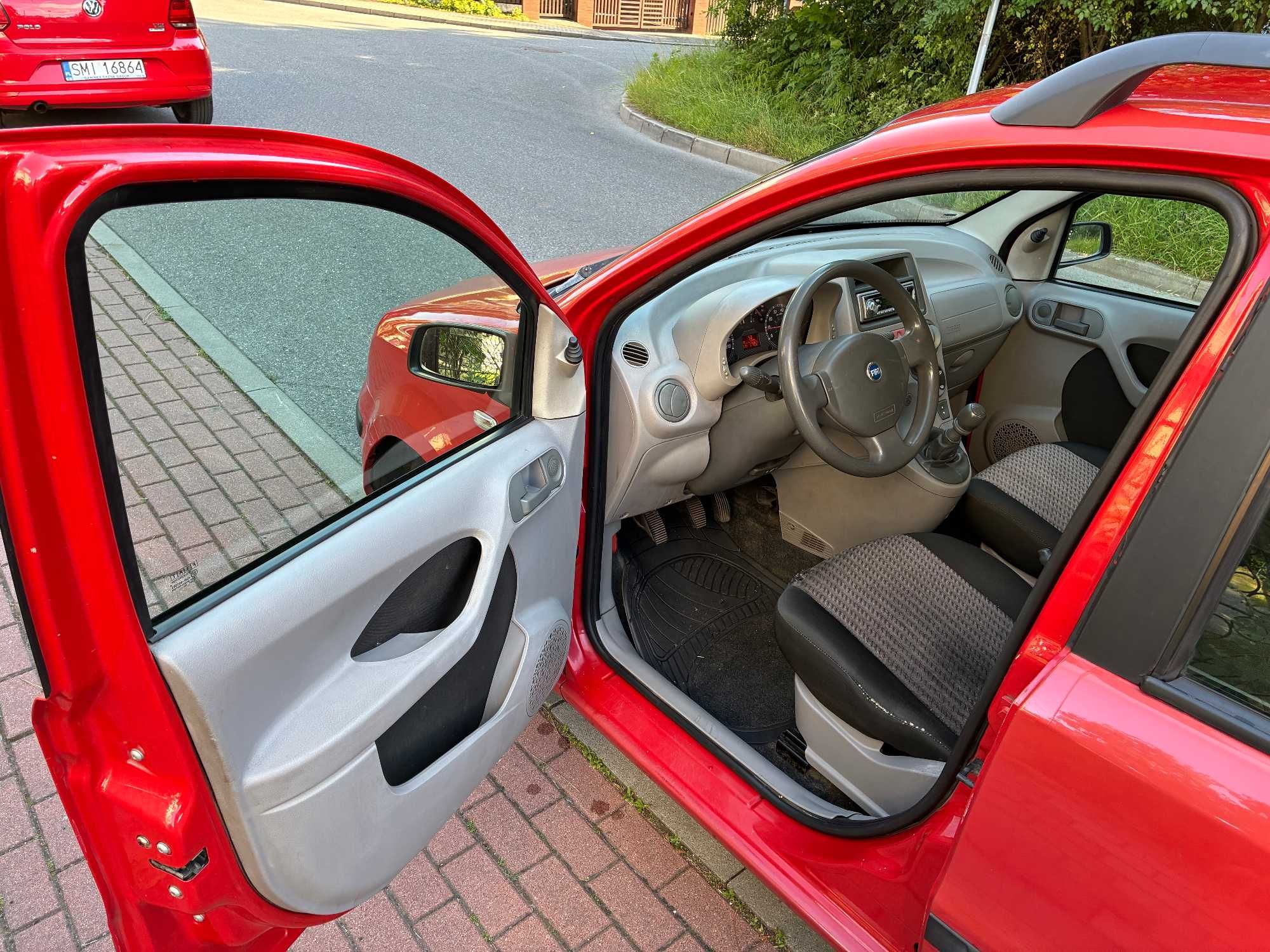 Fiat panda bogate wyposażenie niski przebieg