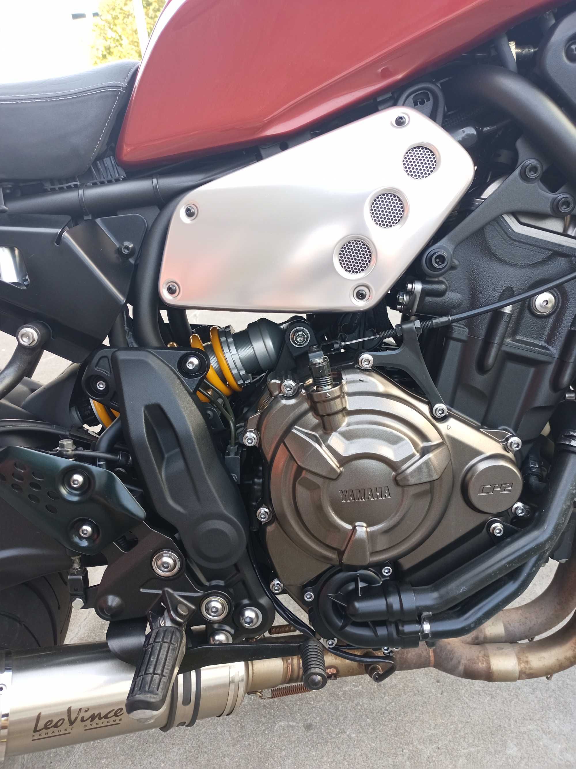 XSR 700 Estilosa, Potente e Agradável