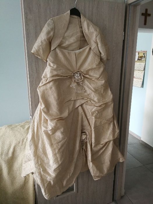 suknia ślubna ecrue