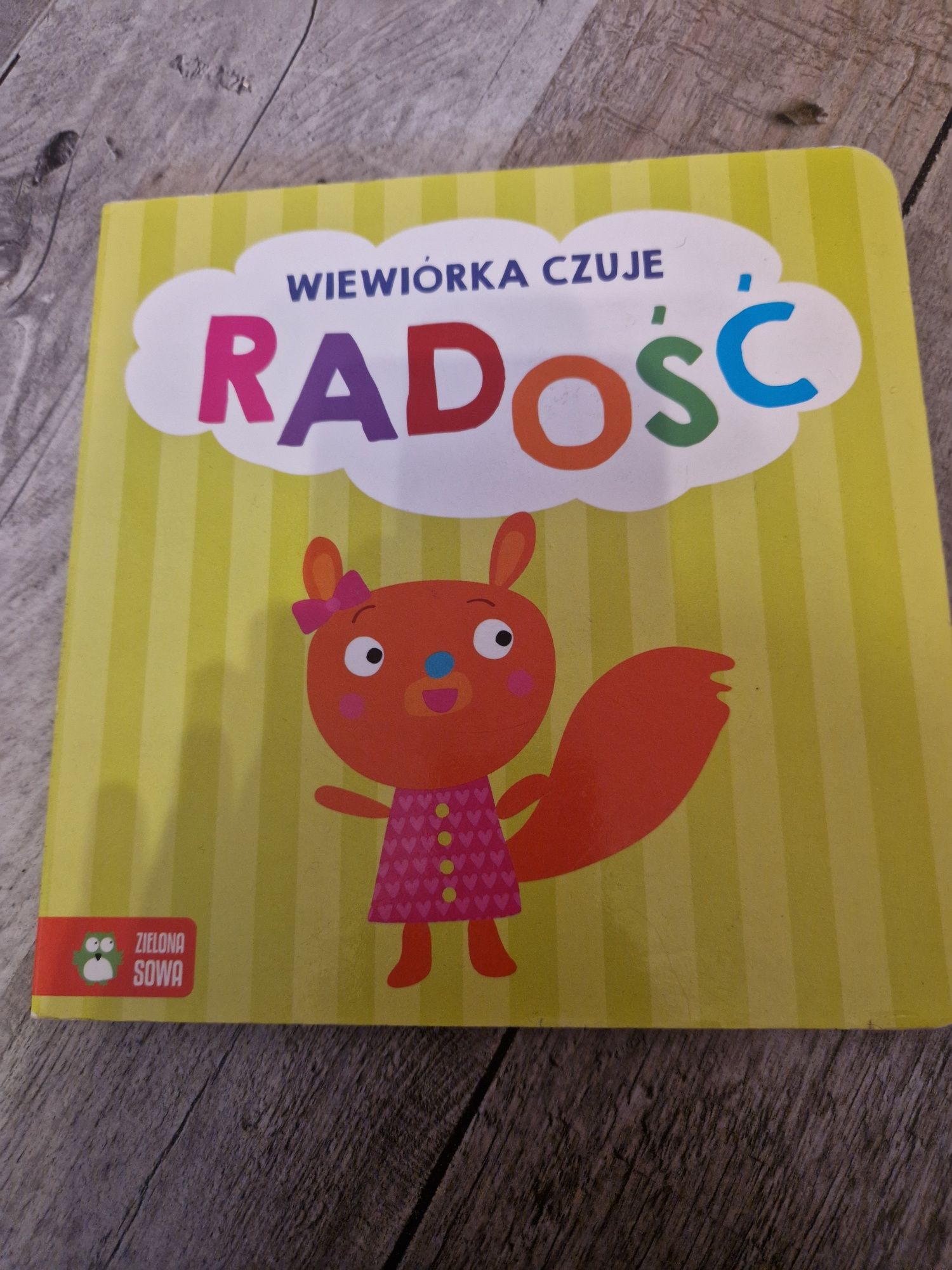 Wiewiórka czuje radość Książka dla dzieci o emocjach