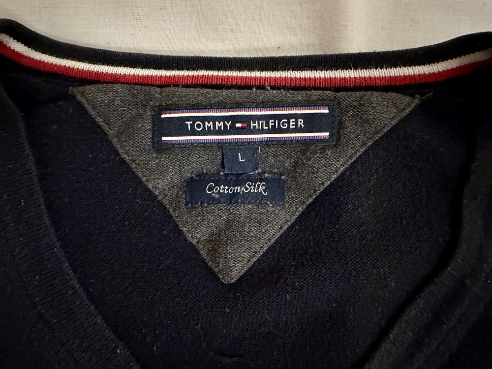 Męski sweter w serek Tommy Hilfiger, rozmiar L