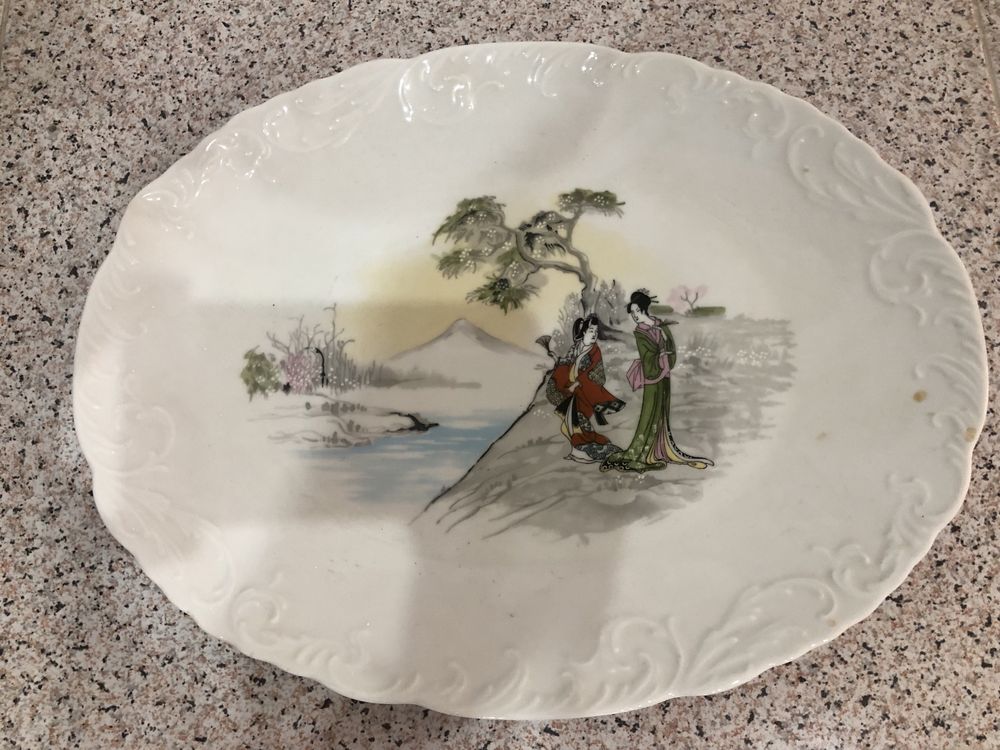 Terrina em porcelana portuguesa