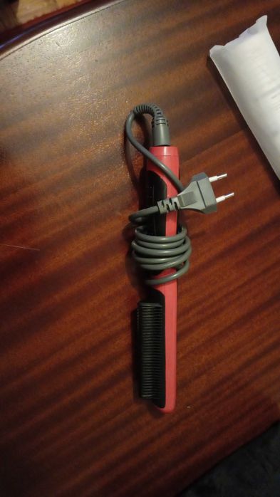 Pente alisador de cabelo