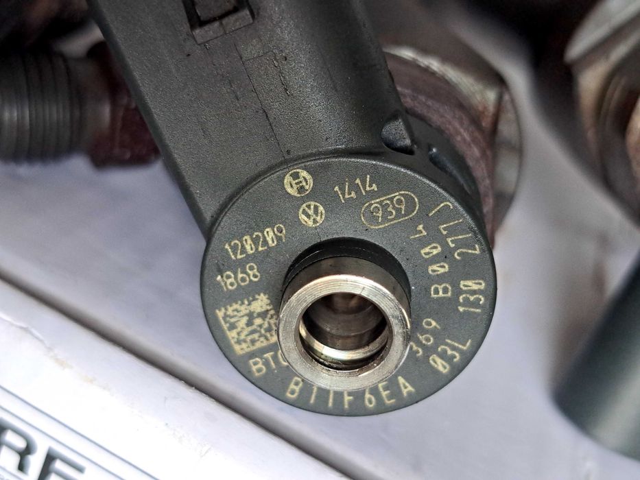 Vendo injetores VW 2012  2.0 140cv ref 03L130277J