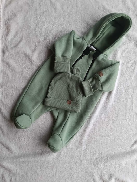 Kombinezon dziecięcy r.62